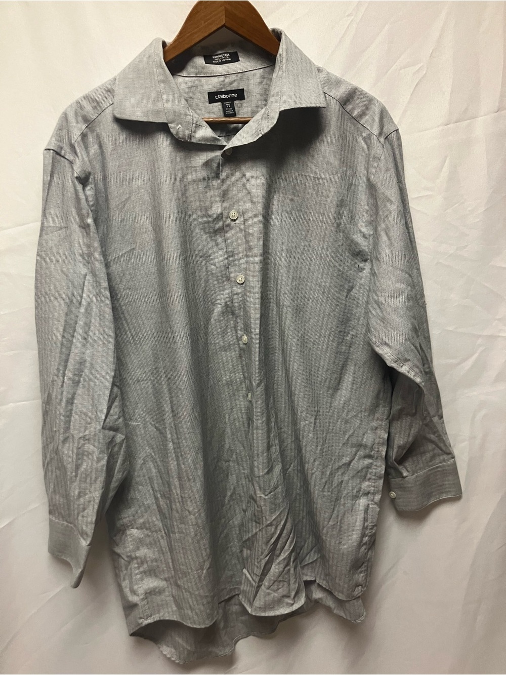 Claiborne Men’s Light Gray Patterned Dress Shirt